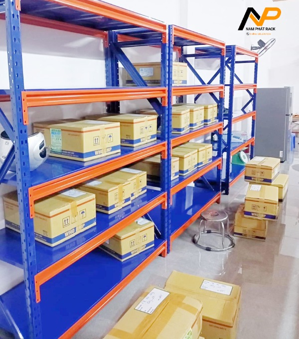 Kệ để hàng trung tải phù hợp