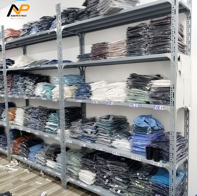 Quản lý kệ quần áo