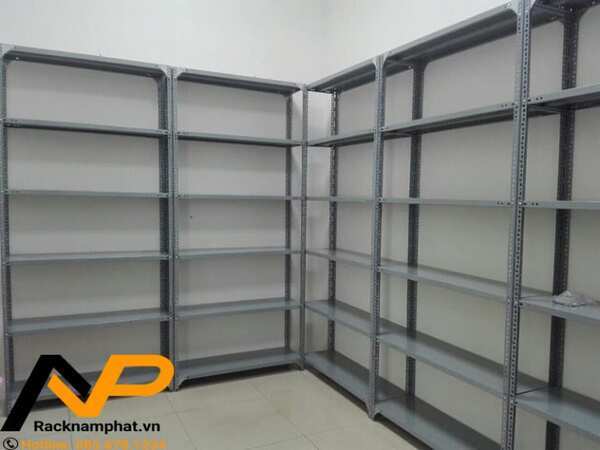 Về chất liệu kệ