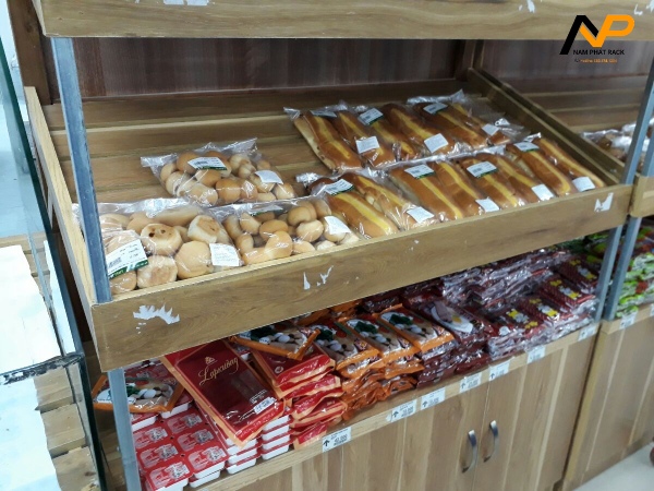 Sắp xếp kệ siêu thị