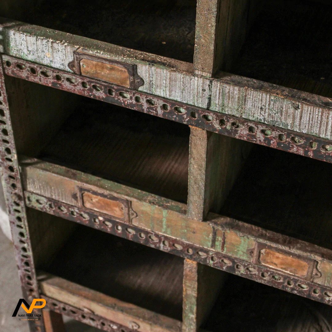 Kệ sắt V lỗ vinatge