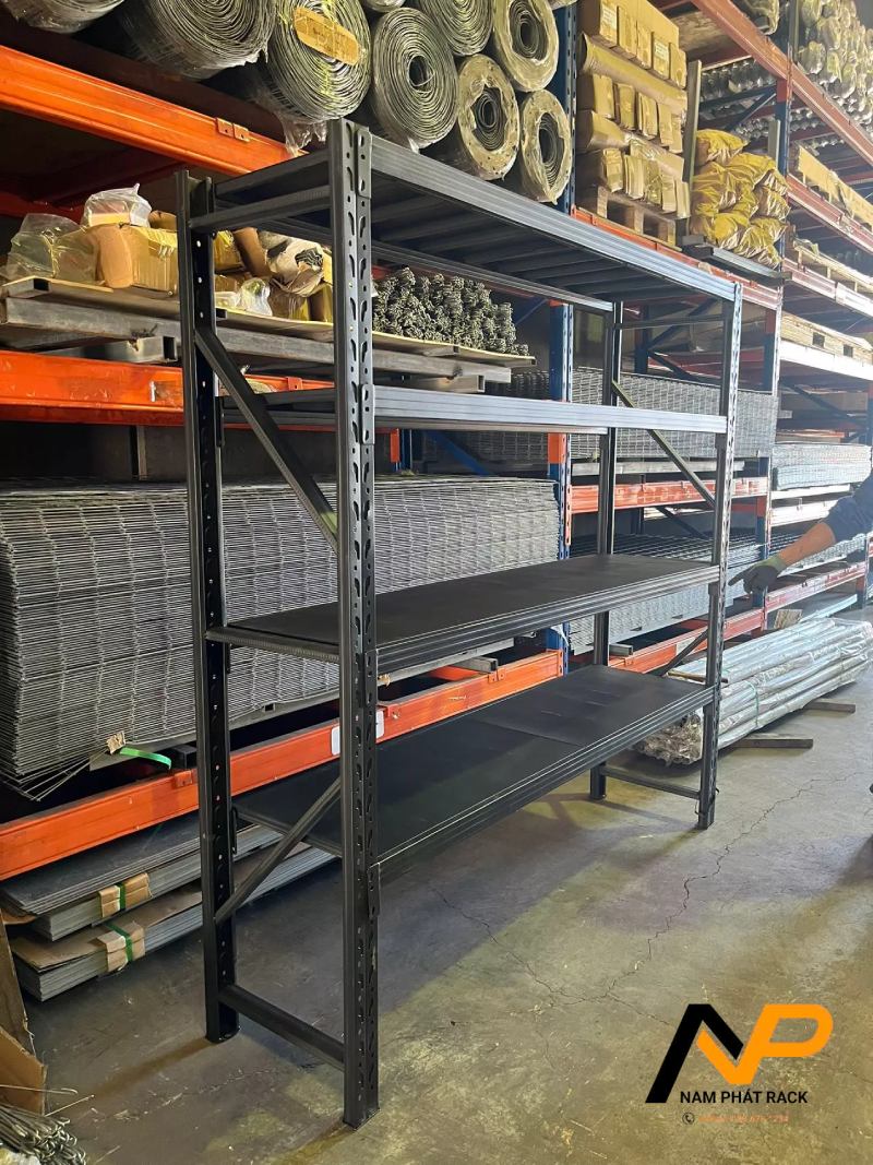 Mua kệ sắt chứa hàng thép đen