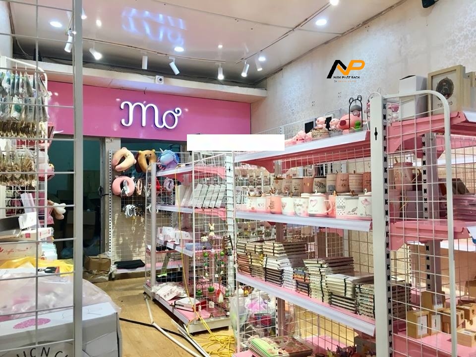 Kệ để hàng siêu thị