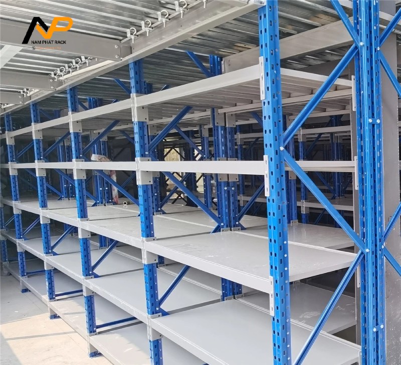 Kệ trung tải mâm thép Kệ trung tải mâm thép