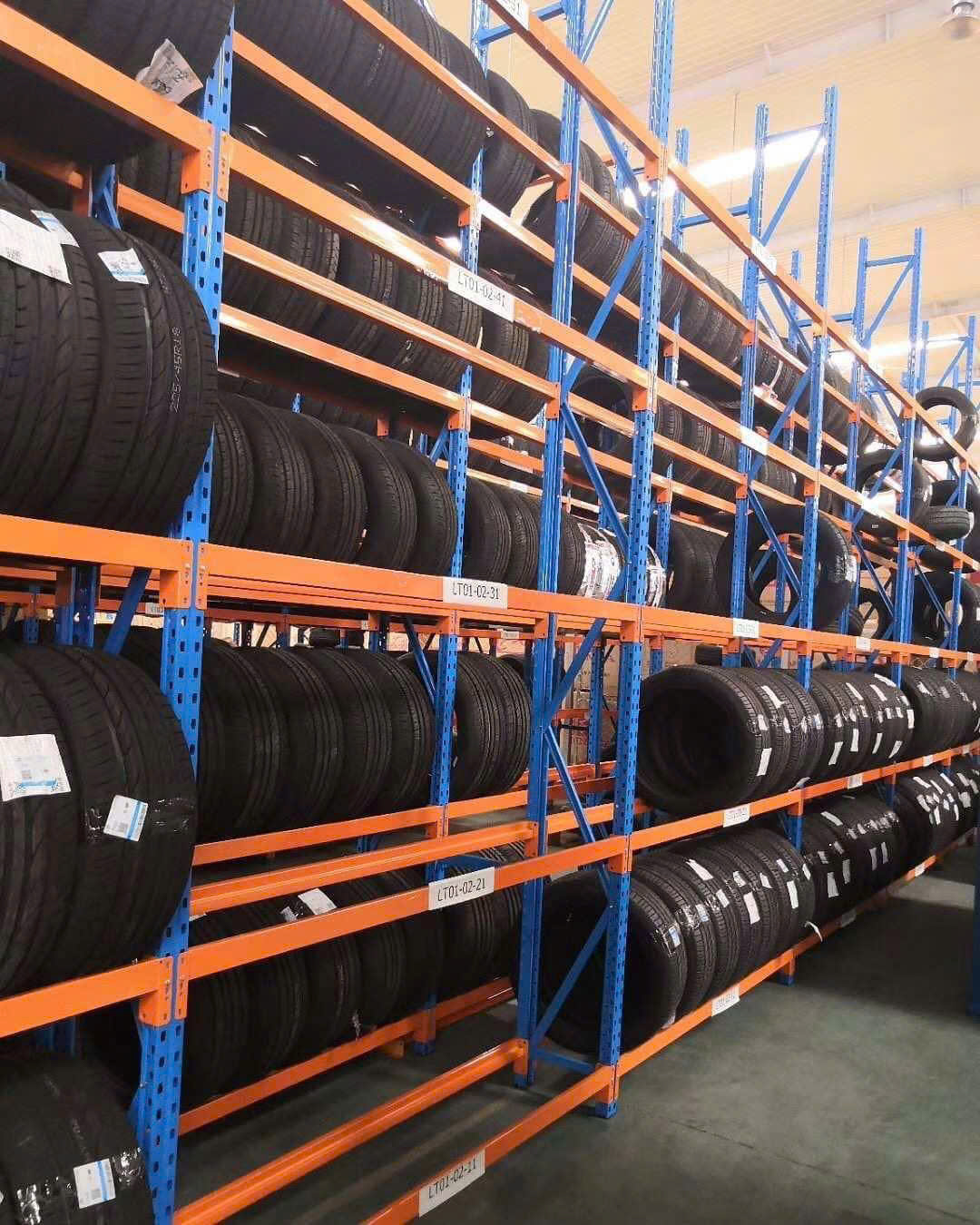 Kệ để lốp ô tô, kệ trung tải để lốp xe máy