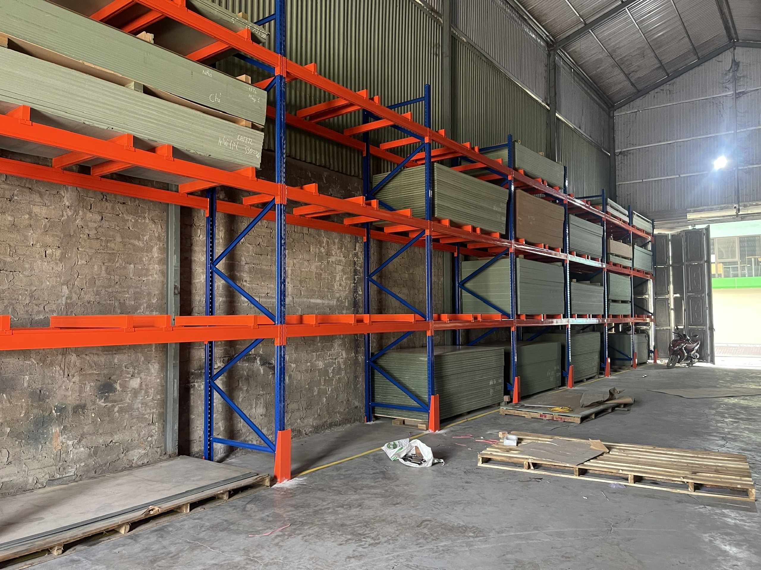 Kệ để ván gỗ, Kệ Pallet để ván ép tải trọng 3000kg/tầng